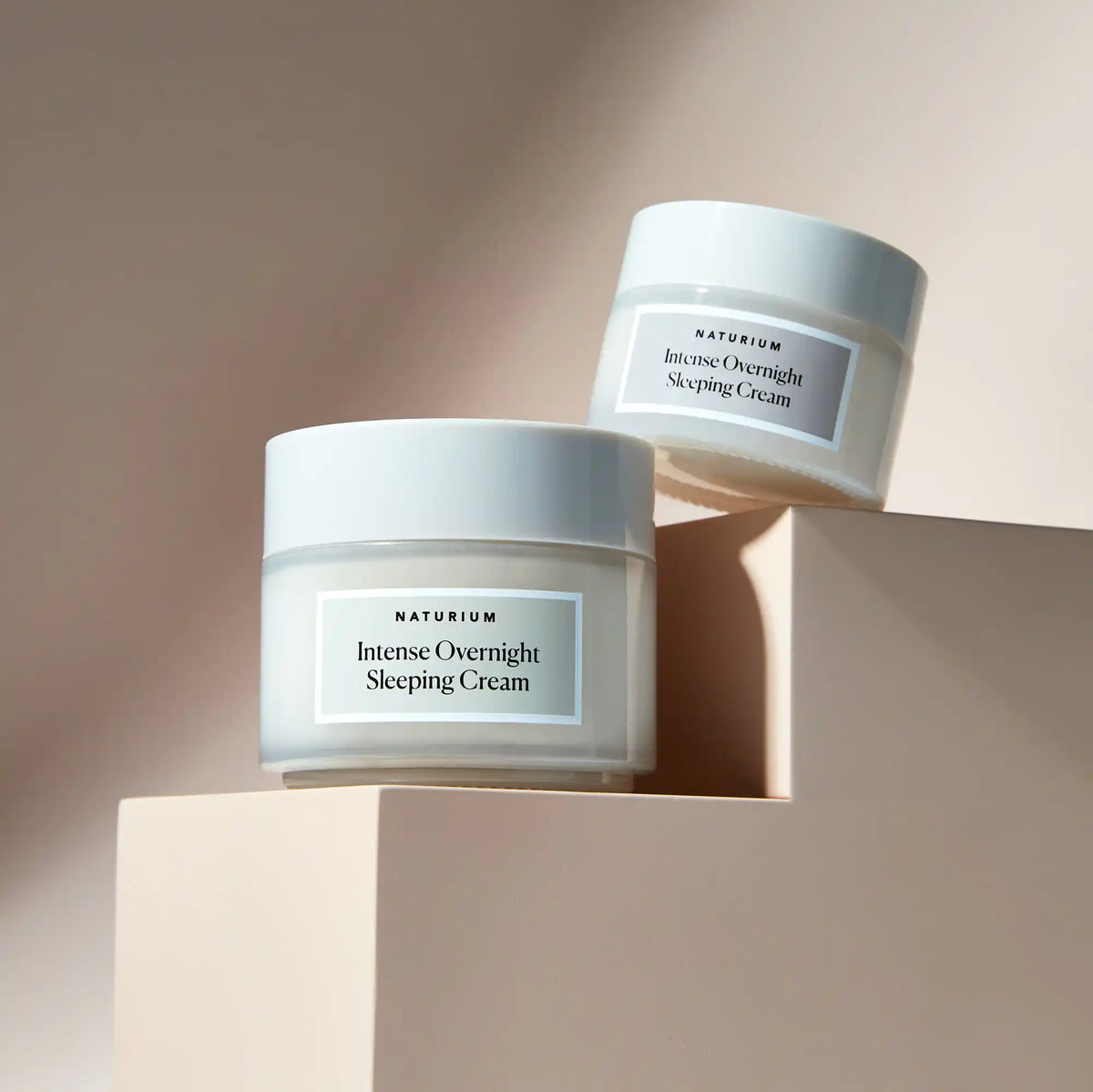 intense-overnight-sleeping-cream-jumbo-y5 11_18_2021_Naturium0552-crop.webp